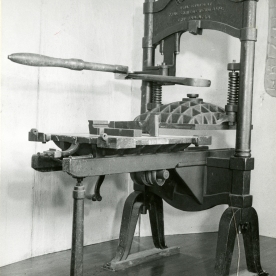 Lion Reliance Printing Press used at the Cranbrook Press, 1900-1902. Copyright Cranbrook Archives, Center for Collections and Research.
